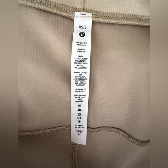 NWT Lululemon Softstreme Belted Wrap Trench Size XS/S NEW - Picture 10 of 10